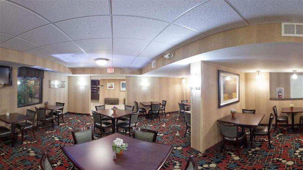 Holiday Inn Express Fairfax-Arlington Boulevard By Ihg Exterior foto