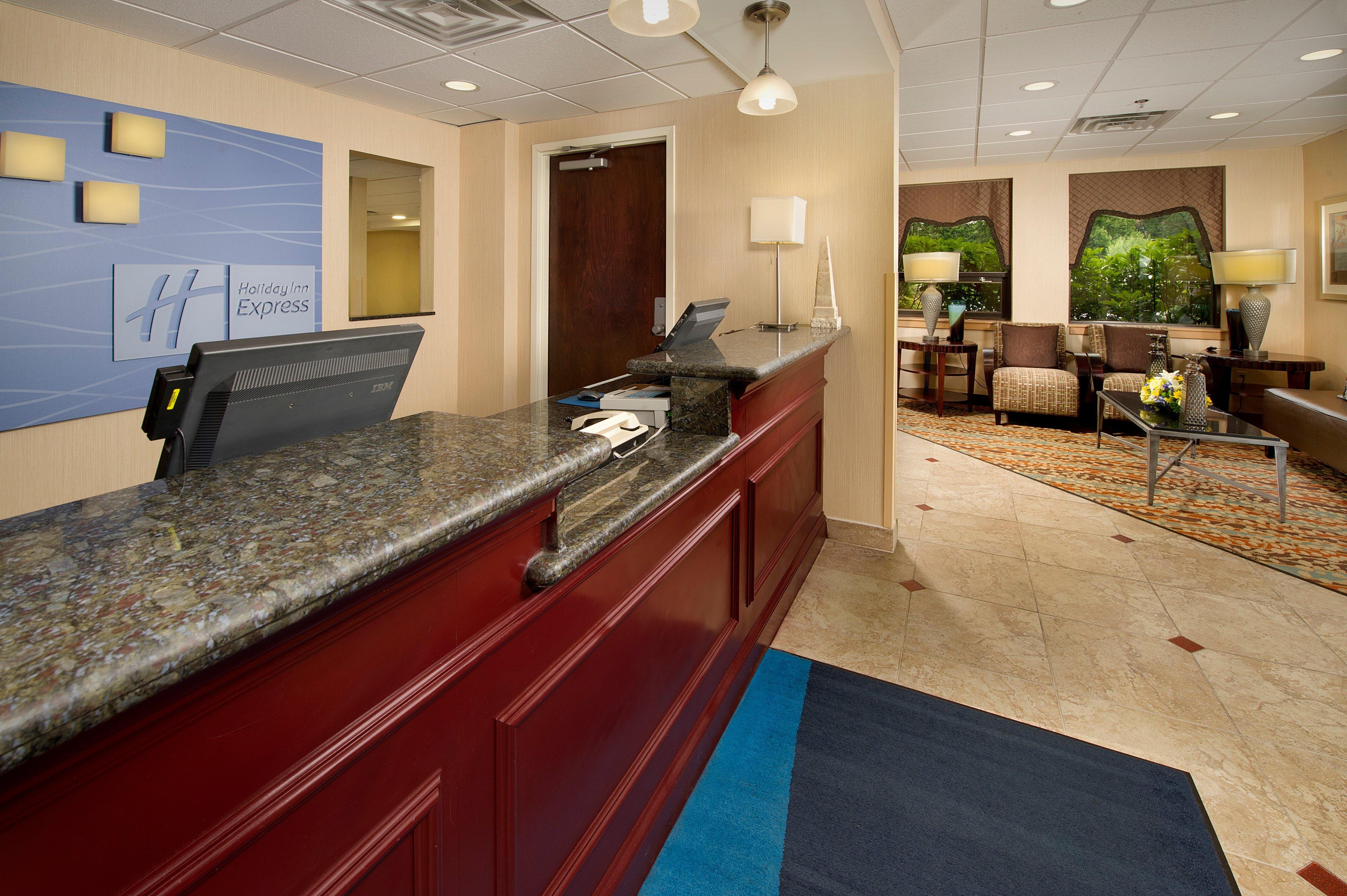 Holiday Inn Express Fairfax-Arlington Boulevard By Ihg Exterior foto