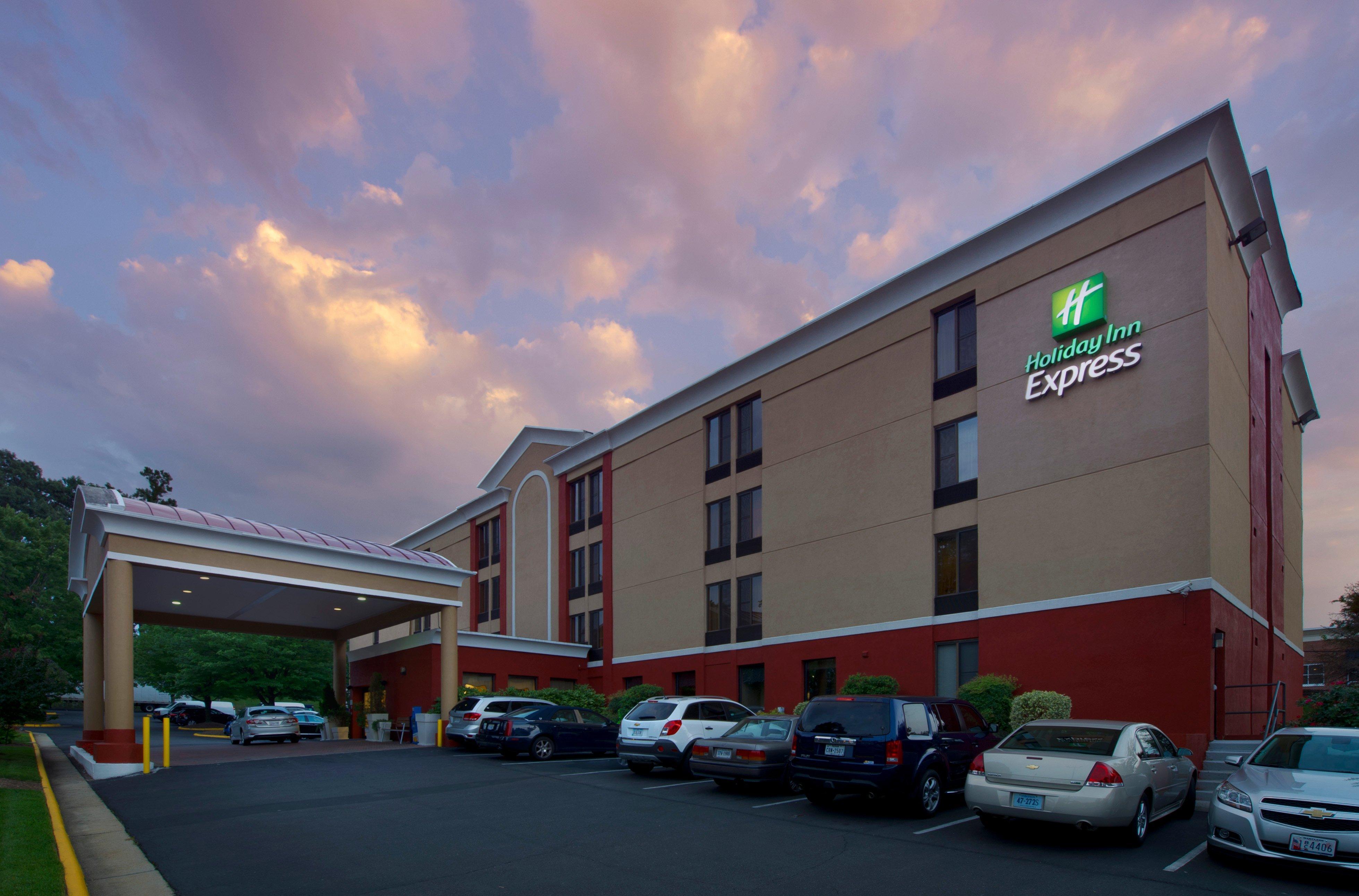 Holiday Inn Express Fairfax-Arlington Boulevard By Ihg Exterior foto